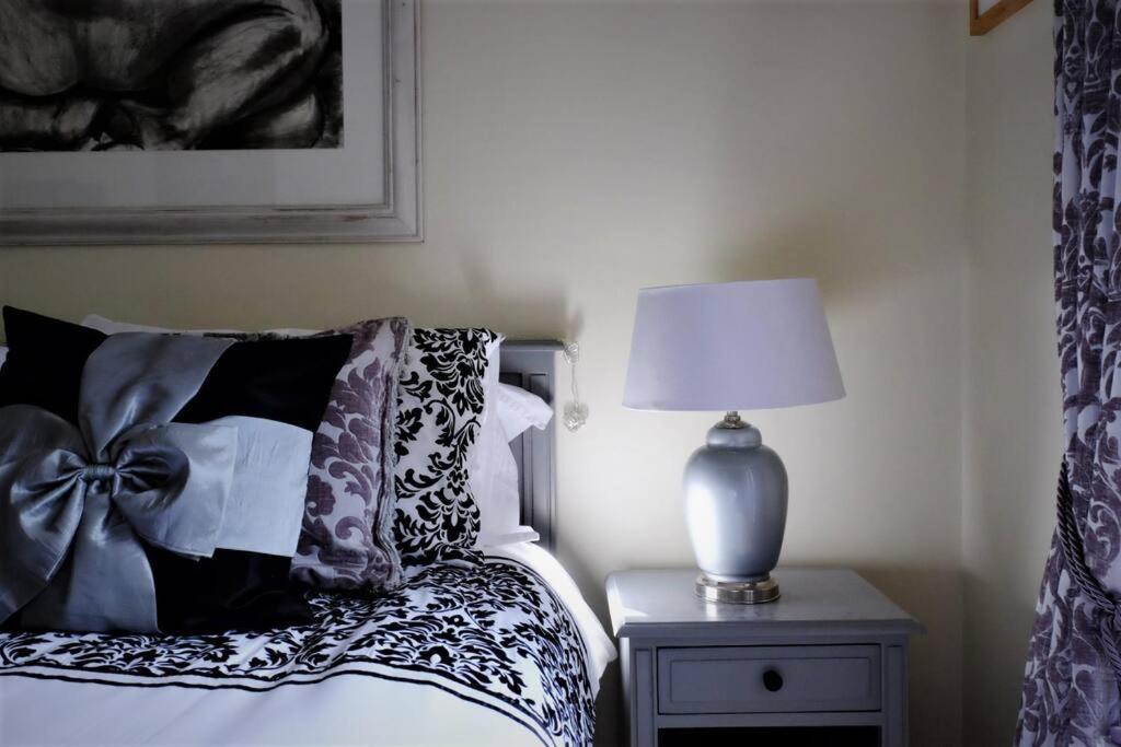 Loch Lomond Unique Selfcontained Bed+Bathroom Alexandria Dış mekan fotoğraf